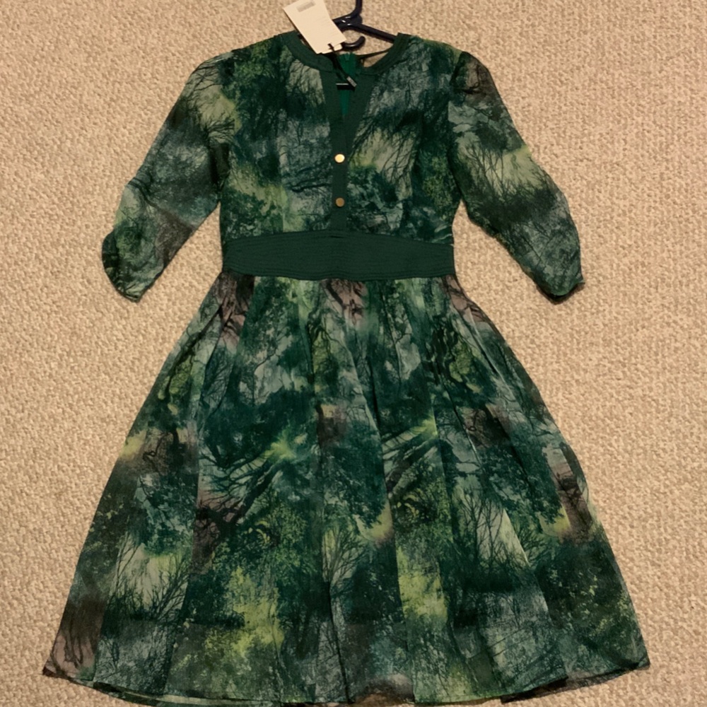 NWT 🤩 $115 Green Forest Print Dress - STYLEWE